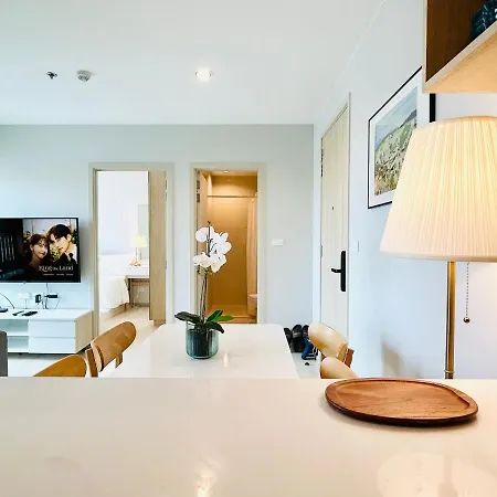 Nue Noble Srinakarin Apartment Bangkok Exterior photo